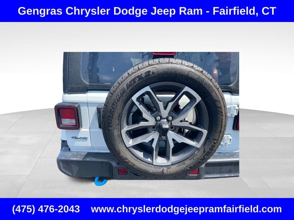 Certified 2024 Jeep Wrangler Unlimited w/ Convenience Group AWD/4WD image 11