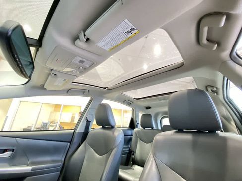 Used 2013 Toyota Prius V Five image 25