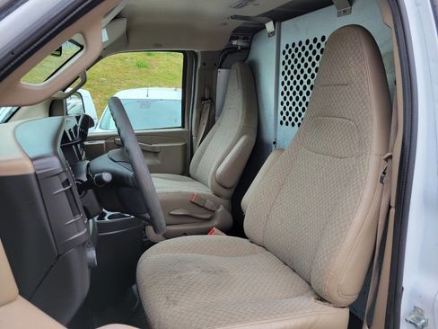 Used 2019 Chevrolet Express 2500 2500 3dr Cargo Van w/ Driver Convenience Package RWD image 12