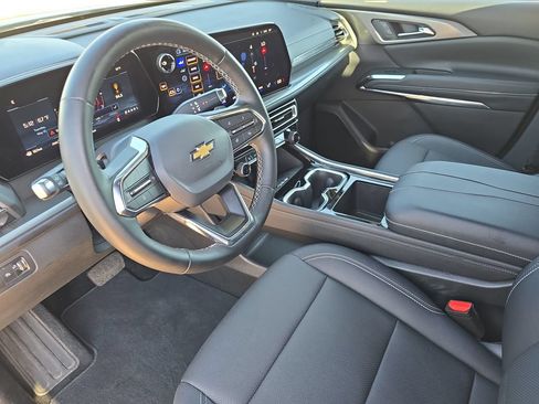Used 2026 Chevrolet Traverse LT AWD/4WD image 17