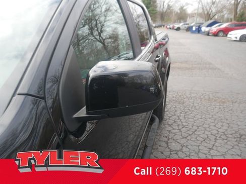 Used 2018 Chevrolet Colorado W/T w/ WT Convenience Package RWD image 11