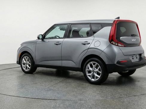 Used 2025 Kia Soul LX w/ LX Technology Package FWD image 6