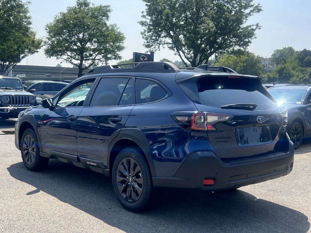 Used 2025 Subaru Outback Onyx Edition AWD/4WD image 5