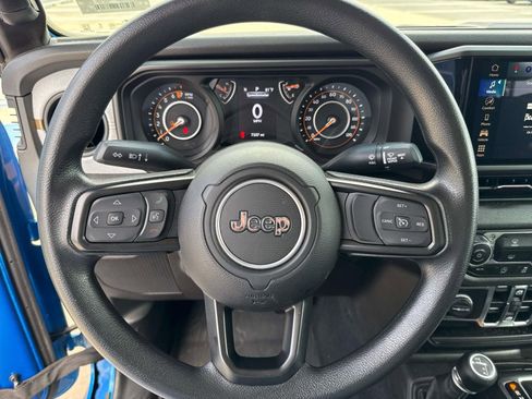 Used 2025 Jeep Gladiator Sport image 20