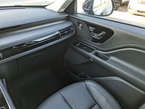 New 2025 Lincoln Aviator Reserve w/ Illumination Package image 18