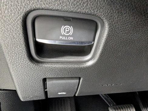 Used 2023 Jeep Grand Cherokee Altitude RWD image 16
