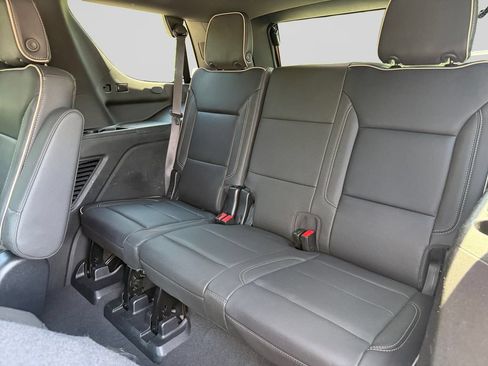 Used 2022 GMC Yukon SLT w/ SLT Luxury Package AWD/4WD image 18