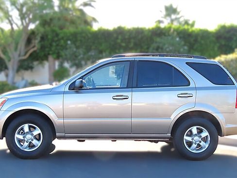 Used 2009 Kia Sorento LX RWD image 8