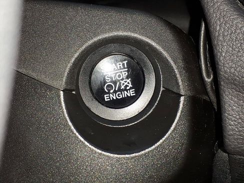 Used 2018 Jeep Compass Limited image 20