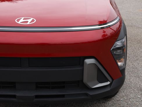 Used 2024 Hyundai Kona SEL image 16