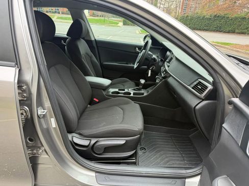 Used 2017 Kia Optima LX w/ Option Group 014 image 9