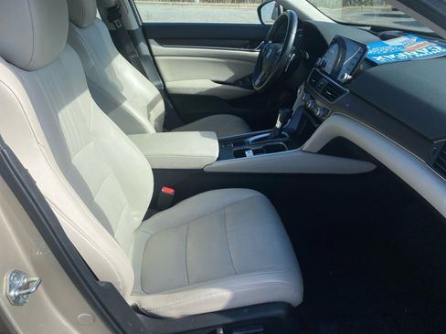 Used 2018 Honda Accord Touring image 30