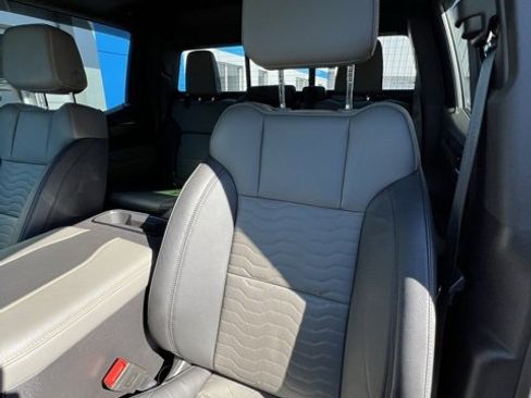 Used 2024 Chevrolet Silverado 1500 ZR2 w/ Technology Package image 11