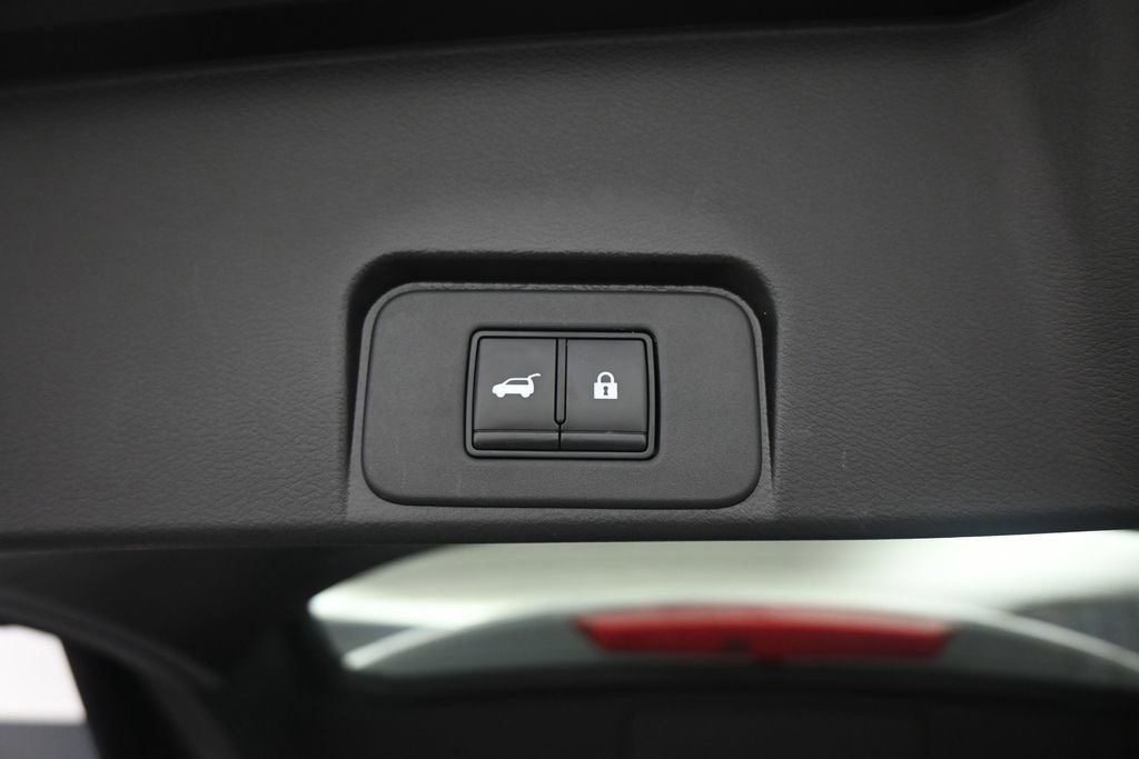 Used 2022 Nissan Rogue SL w/ SL Premium Package FWD image 17