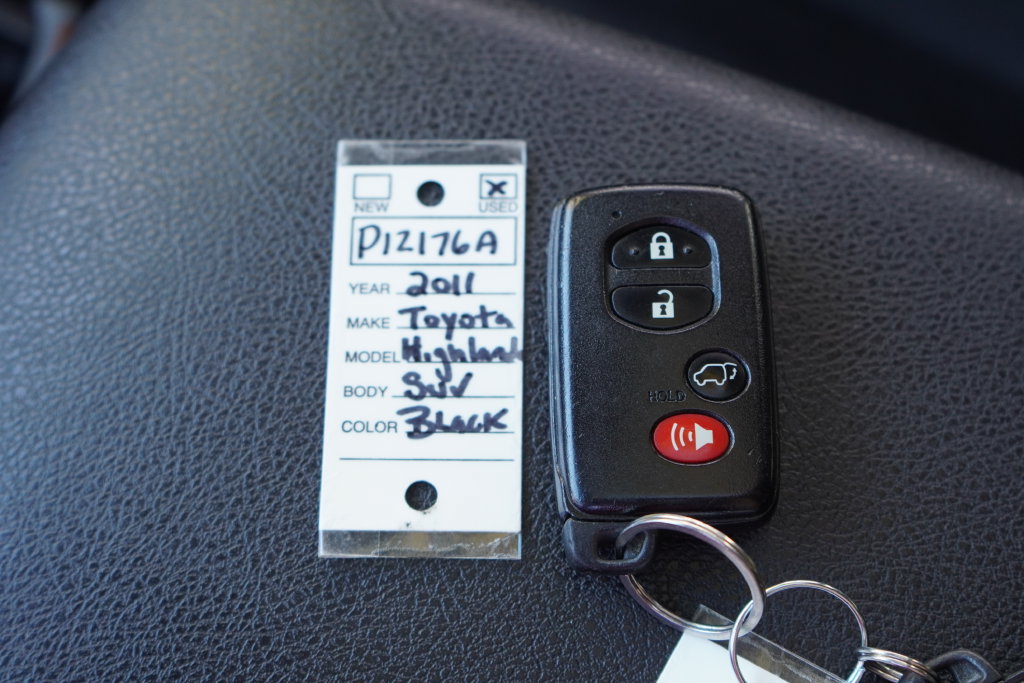 Used 2011 Toyota Highlander Limited AWD/4WD image 35