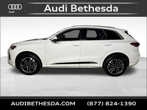 Certified 2025 Audi Q5 Premium w/ Convenience Package AWD/4WD image 4