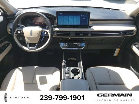 New 2025 Lincoln Corsair Premiere image 17