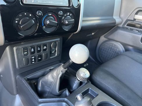 Used 2008 Toyota FJ Cruiser 4WD image 15