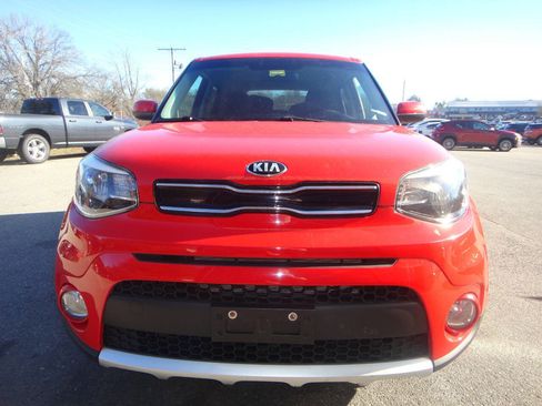 Used 2017 Kia Soul + image 2