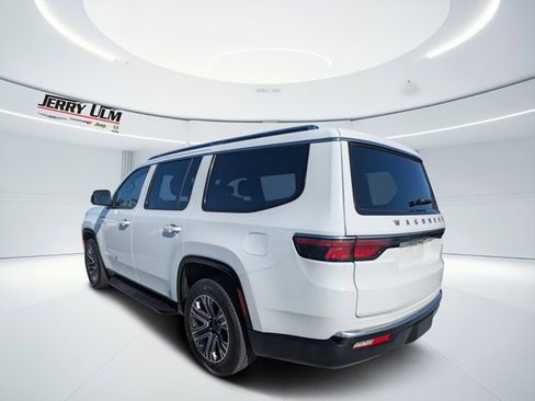 Used 2024 Jeep Wagoneer Series II image 5