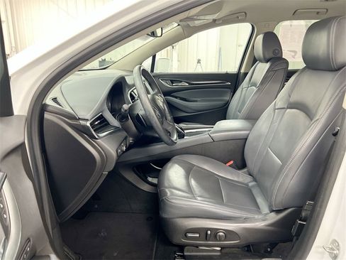 Used 2018 Buick Enclave Premium image 18