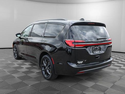 New 2026 Chrysler Pacifica Select w/ S Appearance Package AWD/4WD image 5