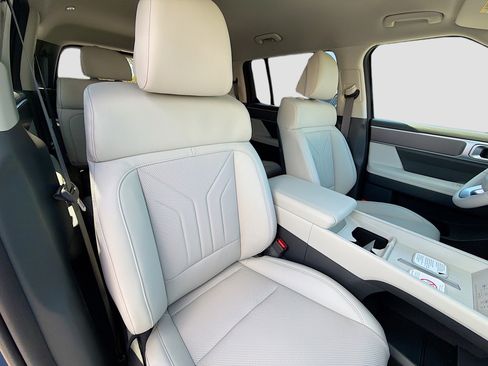 New 2026 Hyundai Santa Fe SEL FWD image 17