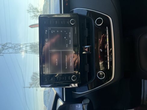 Used 2022 Toyota Corolla LE image 15