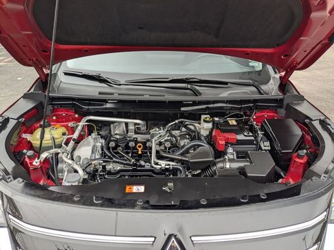 Used 2025 Mitsubishi Outlander SE image 22