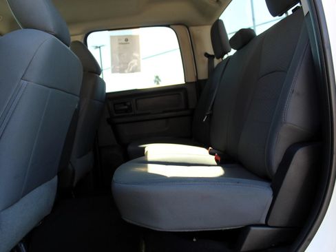 Used 2017 RAM 1500 Express RWD image 11