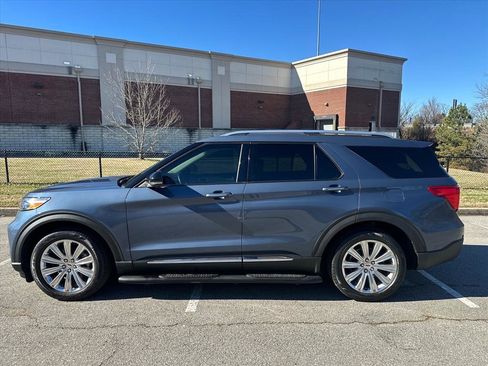 Certified 2021 Ford Explorer Limited w/ Equipment Group 301A image 2