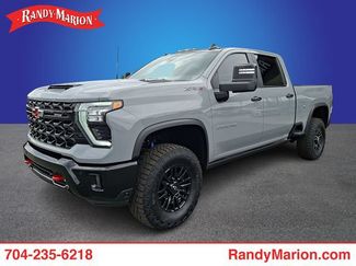 Used 2025 Chevrolet Silverado 2500 ZR2 w/ Technology Package AWD/4WD video 1