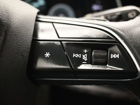 Used 2021 Audi Q8 Premium Plus AWD/4WD image 19