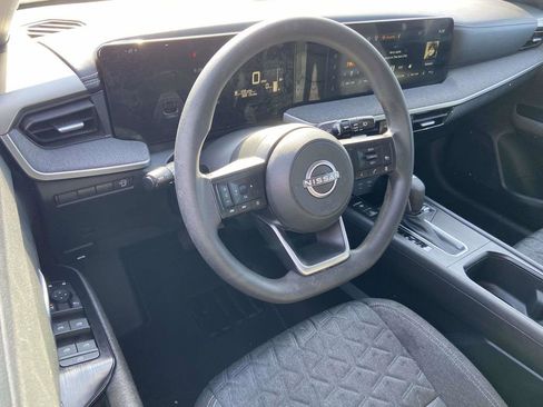 Used 2025 Nissan Kicks SV FWD image 12