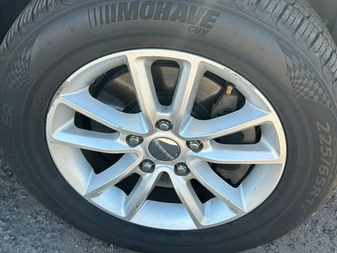 Used 2013 Dodge Journey SXT w/ Flexible Seating Group image 4