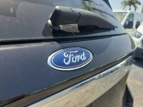 Used 2022 Ford Explorer XLT w/ Class IV Trailer Tow Package RWD image 6