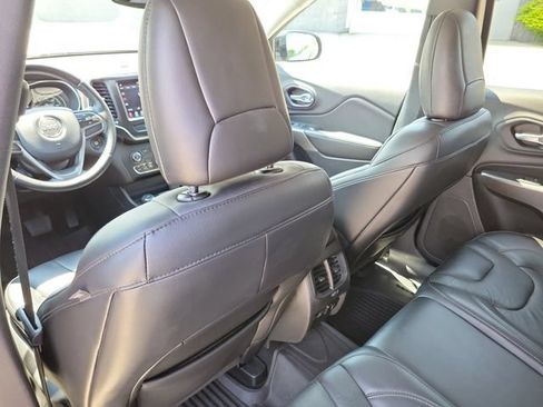 Used 2021 Jeep Cherokee Latitude Lux w/ Comfort/Convenience Group AWD/4WD image 24