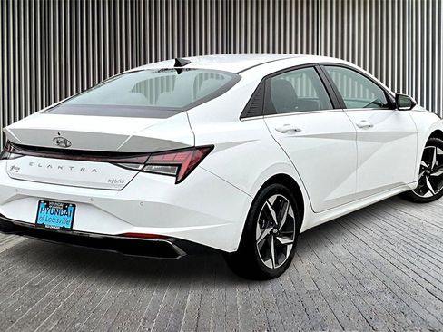 Used 2021 Hyundai Elantra Limited image 13