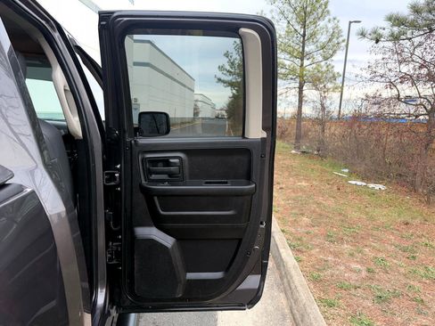 Used 2015 RAM 1500 Express image 24