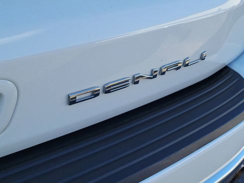 Used 2024 GMC Yukon Denali AWD/4WD image 8