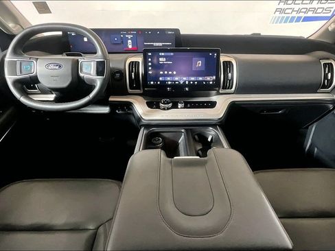 Used 2025 Ford Expedition Max Active AWD/4WD image 11
