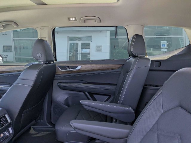 New 2026 Volkswagen Atlas SE FWD image 15