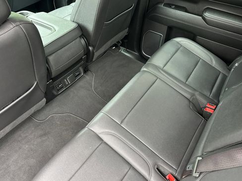 Used 2024 GMC Sierra 1500 SLT image 12