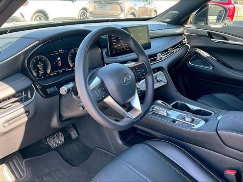 Used 2025 INFINITI QX60 Luxe w/ Black Edition image 16