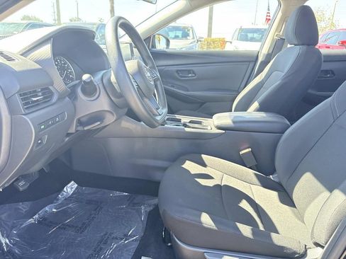 Used 2025 Nissan Sentra S FWD image 18