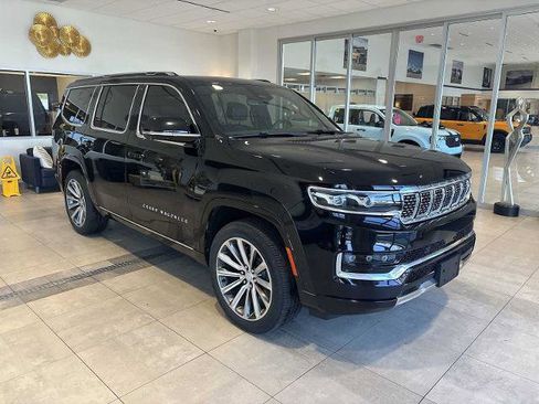 Used 2022 Jeep Grand Wagoneer Series I AWD/4WD image 1