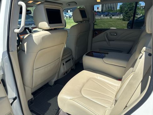 Used 2017 INFINITI QX80 4WD w/ Deluxe Technology Package image 28