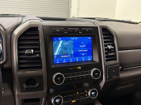 Used 2020 Ford Expedition XLT w/ Equipment Group 202A RWD image 25