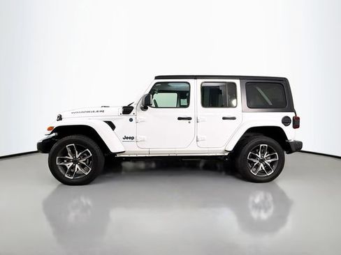 Used 2024 Jeep Wrangler Unlimited w/ Convenience Group image 4