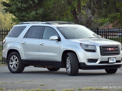 Used 2015 GMC Acadia SLT w/ Technology Package image 4